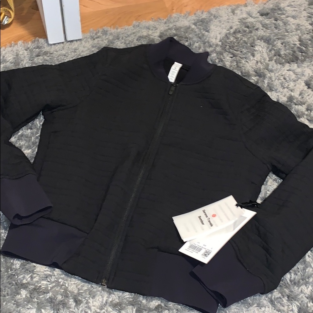 Reversible bomber jacket